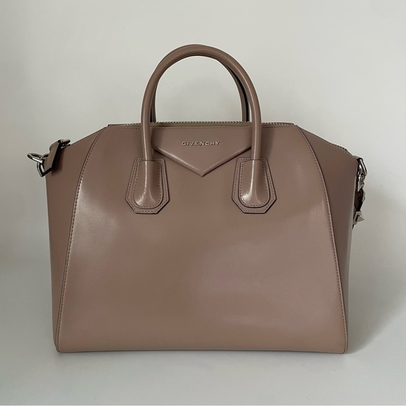 Authentic Givenchy Medium Antigona Shoulder Bag Smooth Calfskin Taupe - Picture 1 of 7